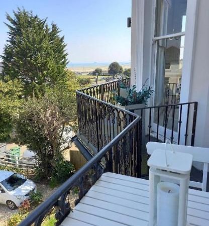 Wight On The Beach, Sleeps 4, Free Off Road Parking, Balcony With Sea Views Райд Экстерьер фото