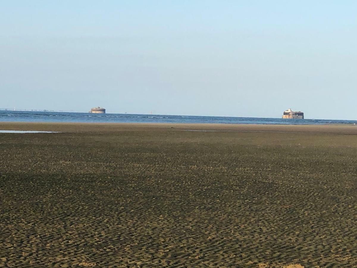 Wight On The Beach, Sleeps 4, Free Off Road Parking, Balcony With Sea Views Райд Экстерьер фото