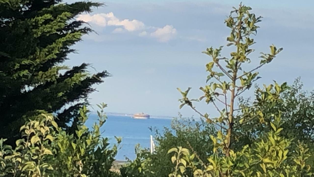 Wight On The Beach, Sleeps 4, Free Off Road Parking, Balcony With Sea Views Райд Экстерьер фото